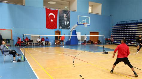 MEÜ, ’Cumhuriyetin 100. Yılı Veteranlar Badminton Turnuvası’ düzenledis